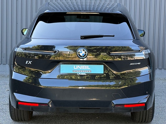 BMW iX 6 of 30