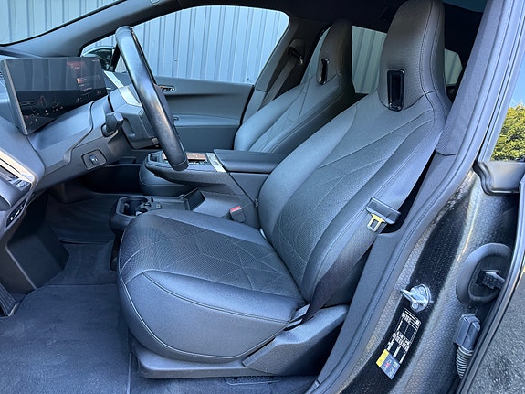 BMW iX 9 of 30