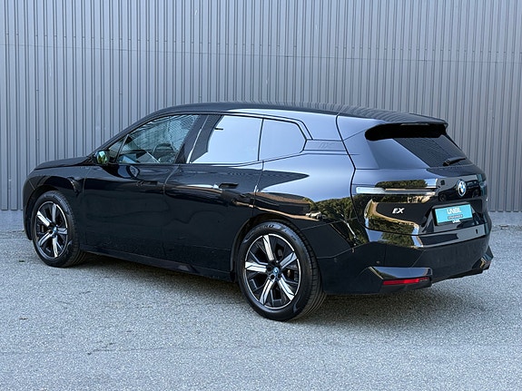 BMW iX 2 of 30