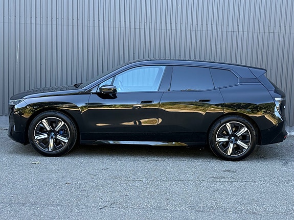 BMW iX 7 of 30