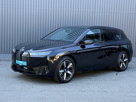 BMW iX 3 of 30