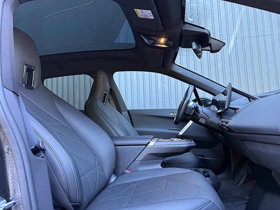 BMW iX 25 of 30