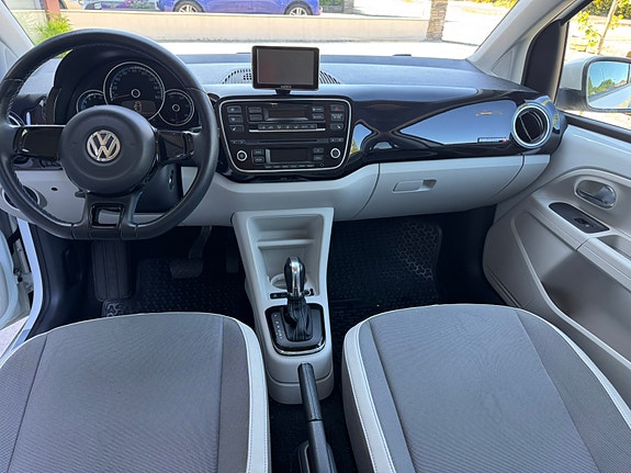 Volkswagen e-Up! 13 of 15