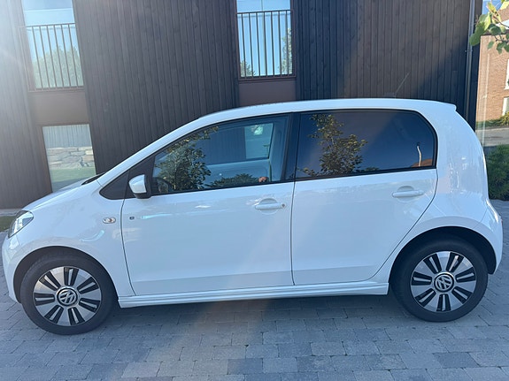 Volkswagen e-Up! 3 of 15
