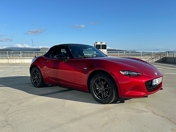 Mazda MX-5 2 of 25