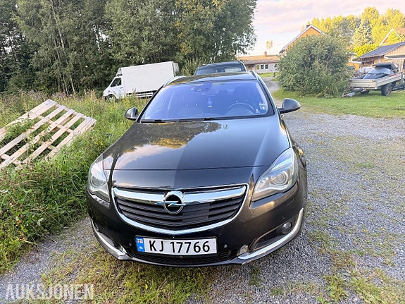 Opel Insignia 2 of 17
