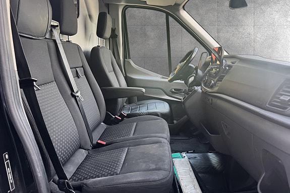 Ford Transit 23 of 25