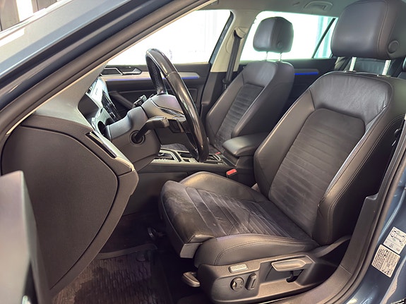 Volkswagen Passat 11 of 30