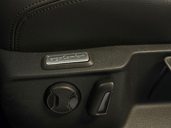 Volkswagen Passat 27 of 30