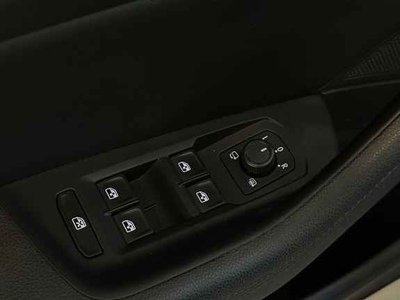 Volkswagen Passat 25 of 30