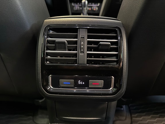 Volkswagen Passat 20 of 30