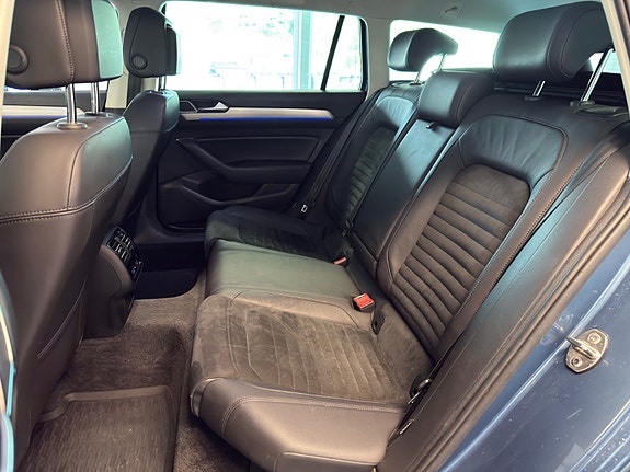 Volkswagen Passat 14 of 30