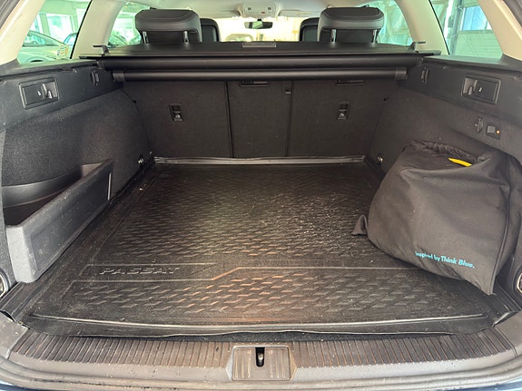 Volkswagen Passat 15 of 30