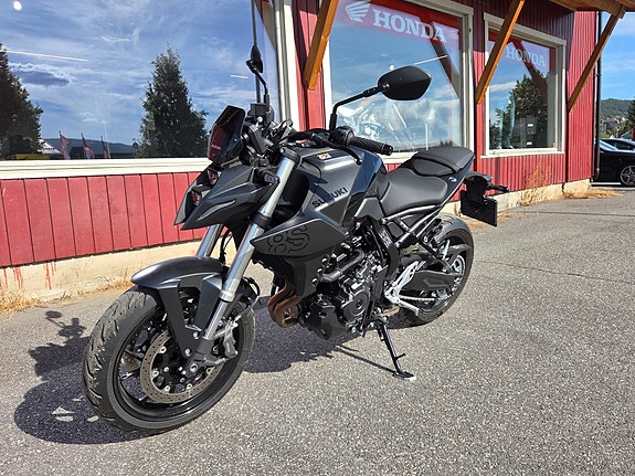 Suzuki GSX-8S 4 of 5