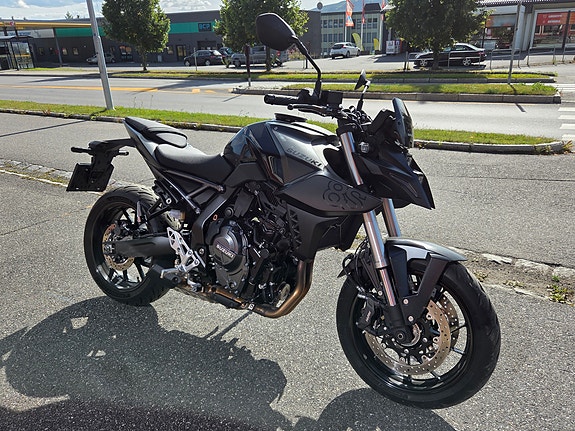 Suzuki GSX-8S 3 of 5