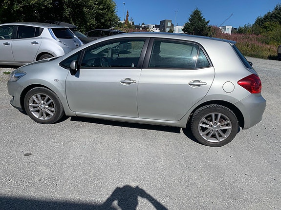 Toyota Auris 5 of 11