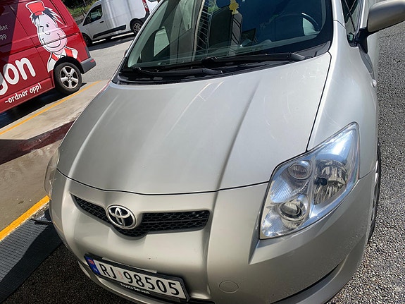 Toyota Auris 7 of 11