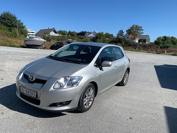 Toyota Auris 4 of 11