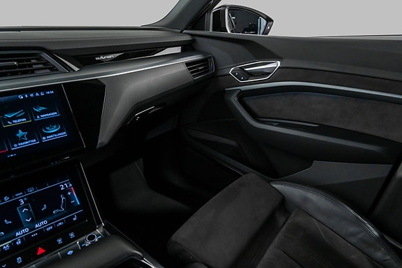 Audi e-tron Sportback 16 of 28