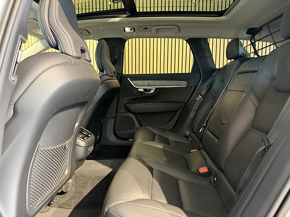 Volvo V90 Cross Country 18 of 30
