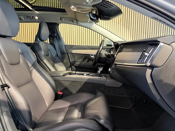 Volvo V90 Cross Country 6 of 30