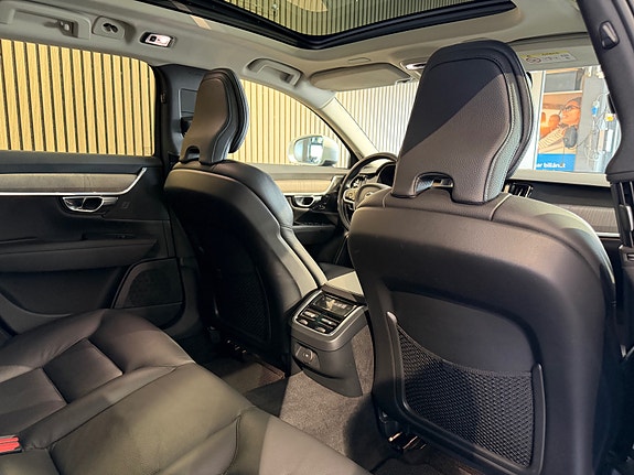 Volvo V90 Cross Country 13 of 30