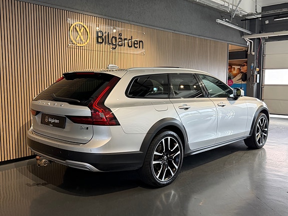 Volvo V90 Cross Country 4 of 30
