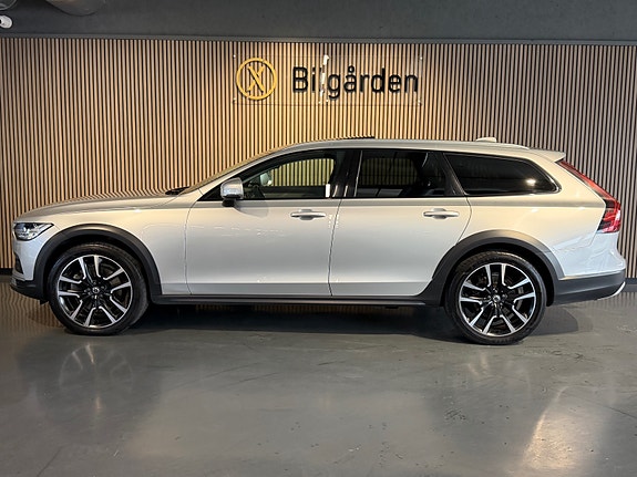 Volvo V90 Cross Country 15 of 30