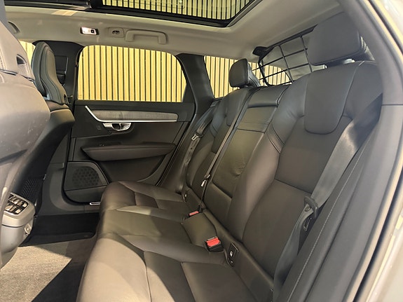 Volvo V90 Cross Country 19 of 30