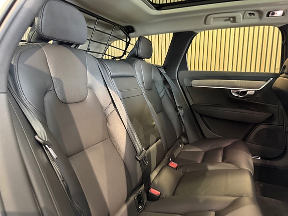 Volvo V90 Cross Country 12 of 30