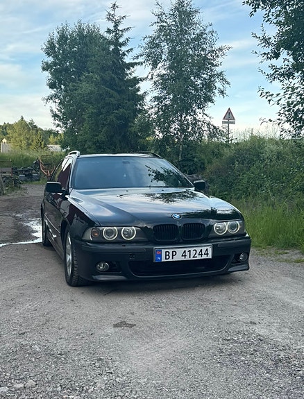 BMW 540i 2 of 7