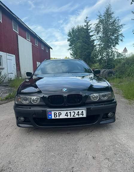 BMW 540i 4 of 7