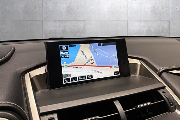 Lexus NX300h 15 of 22