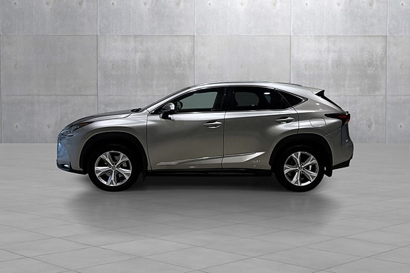 Lexus NX300h 3 of 22