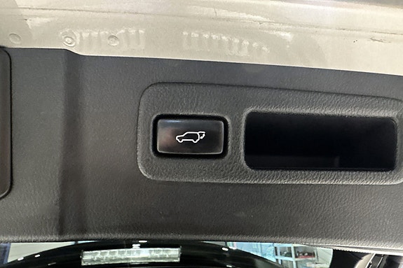 Lexus NX300h 21 of 22