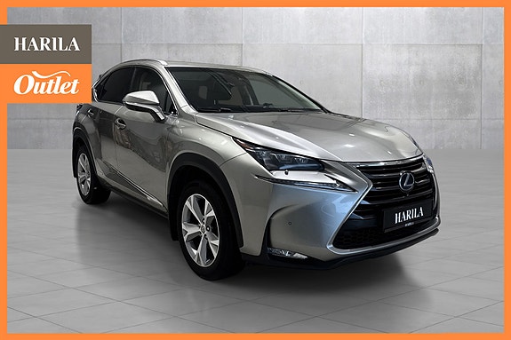 Lexus NX300h 7 of 22