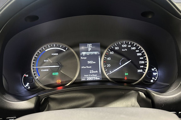 Lexus NX300h 12 of 22