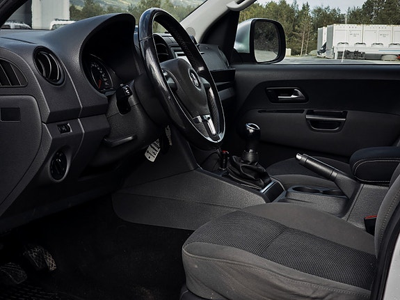 Volkswagen Amarok 12 of 30