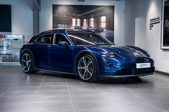 Porsche Taycan Cross Turismo 7 of 30