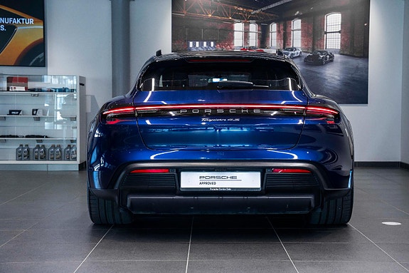 Porsche Taycan Cross Turismo 3 of 30