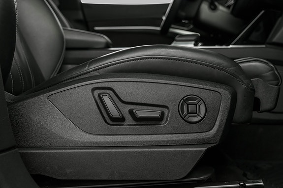 Audi e-tron 26 of 28