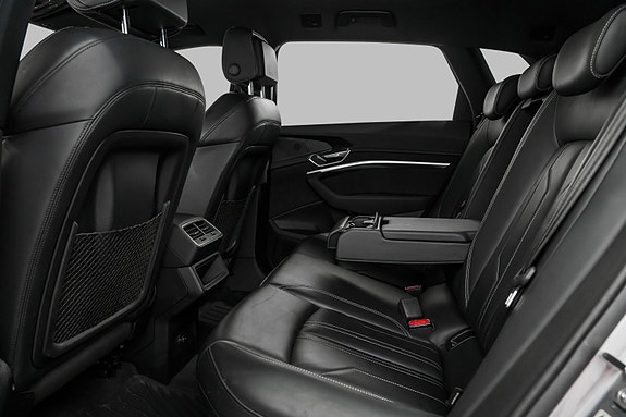 Audi e-tron 23 of 28