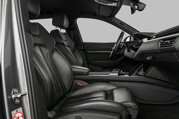 Audi e-tron 27 of 28