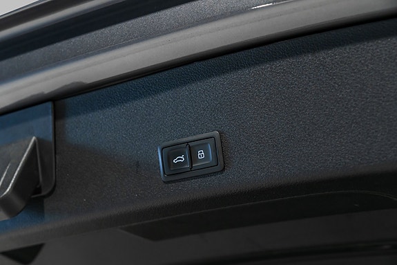 Audi e-tron 25 of 28