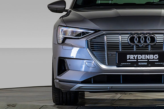 Audi e-tron 3 of 28