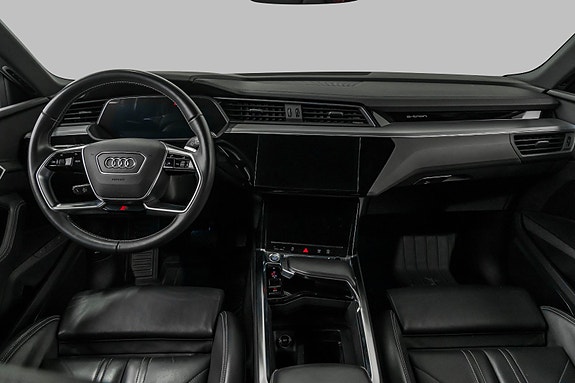 Audi e-tron 22 of 28