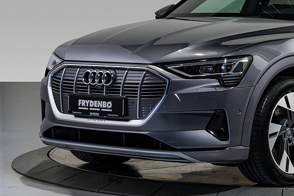 Audi e-tron 2 of 28