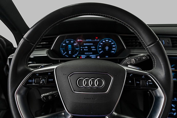 Audi e-tron 17 of 28