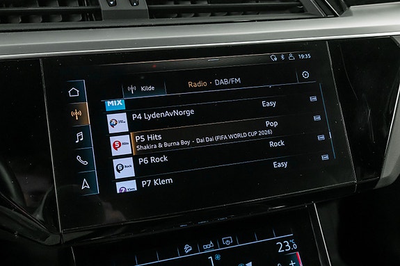 Audi e-tron 12 of 28