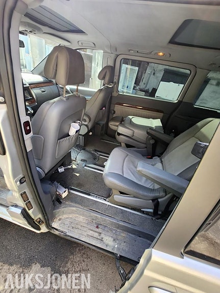 Mercedes-Benz Viano 20 of 30